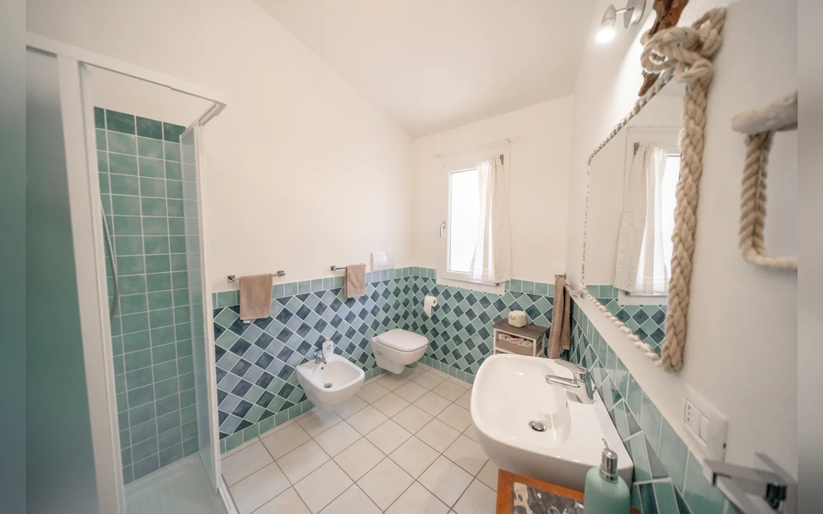 Bagno privato — La terrazza di Mari, Castelsardo (Sardegna) (foto 4)
